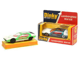 Lot 313 - DINKY TOYS (GB) (2)