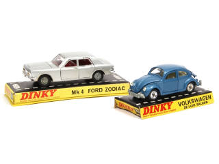Lot 317 - DINKY TOYS (GB) (2)