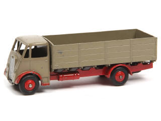 Lot 329 - DINKY TOYS (GB) (1)