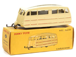 Lot 444 - DINKY TOYS (FRANCE) (1)