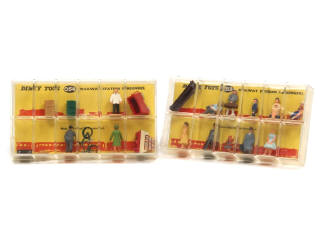 Lot 238 - DINKY TOYS (GB) (2)