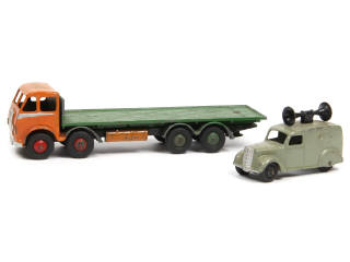 Lot 355 - DINKY TOYS (GB) (2)