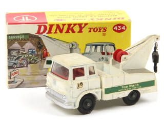 Lot 284 - DINKY TOYS (GB) (1)