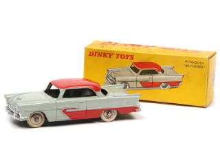 Lot 331 - DINKY TOYS (FRANCE) (1)