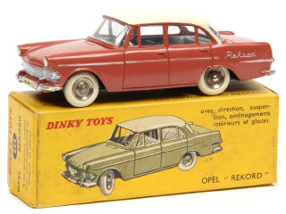 Lot 334 - DINKY TOYS (FRANCE) (1)