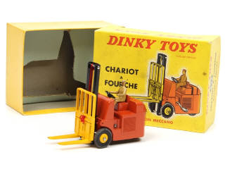Lot 378 - DINKY TOYS (FRANCE) (1)