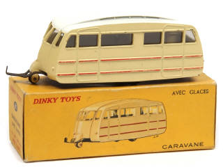Lot 376 - DINKY TOYS (FRANCE) (1)