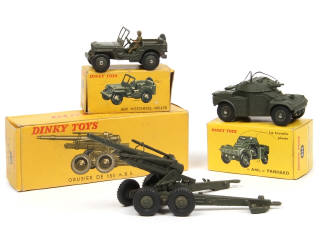 Lot 384 - DINKY TOYS (FRANCE) (3)