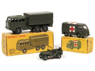 Lot 385 - DINKY TOYS (FRANCE) (3)