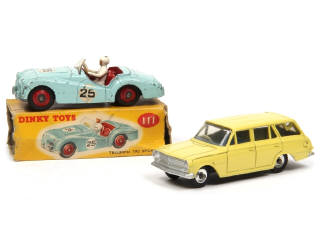 Lot 250 - DINKY TOYS (GB) (2)