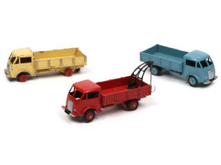 Lot 416 - DINKY TOYS (FRANCE) (3)