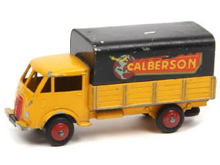 Lot 396 - DINKY TOYS (FRANCE) (1)