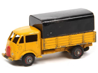 Lot 397 - DINKY TOYS (FRANCE) (1)