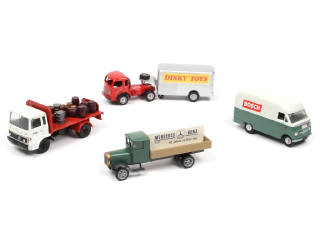 Lot 425 - DIVERS (4)