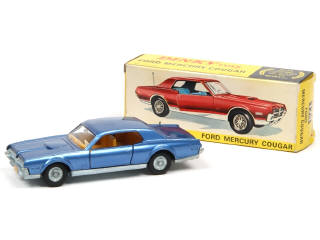 Lot 305 - DINKY TOYS (GB) (1)