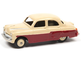 Lot 319 - DINKY TOYS (GB) (1)
