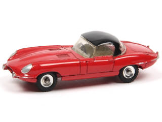 Lot 327 - DINKY TOYS (GB) (1)