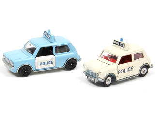 Lot 340 - DINKY TOYS (GB) (2)
