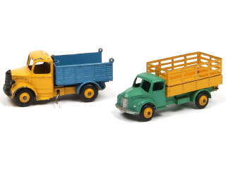 Lot 374 - DINKY TOYS (GB) (2)