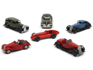 Lot 362 - DINKY TOYS (GB) (6)