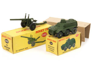 Lot 382 - DINKY TOYS (GB) (2)