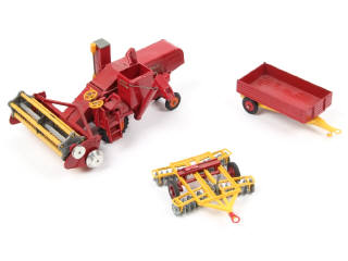 Lot 305 - CORGI TOYS (GB) (1)
