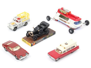 Lot 309 - CORGI TOYS (GB) (5)