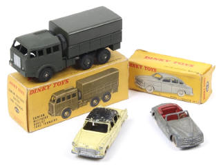 Lot 449 - DINKY TOYS (FRANCE) (4)