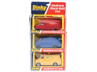 Lot 386 - DINKY TOYS (GB) (3)