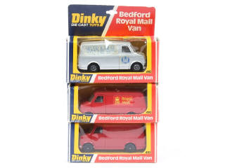 Lot 385 - DINKY TOYS (GB) (3)