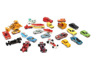 Lot 247 - DIVERS (25)