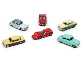 Lot 355 - DINKY TOYS (5)