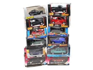 Lot 153 - DIVERS (12)