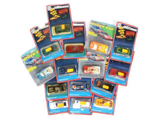 Lot 210 - DIVERS (15)
