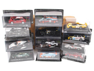 Lot 170 - DIVERS (12)