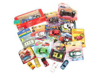 Lot 250 - DIVERS (18)