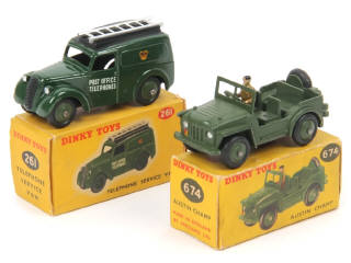Lot 239 - DINKY TOYS (GB) (2)