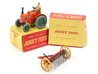 Lot 241 - DINKY TOYS (GB) (1)