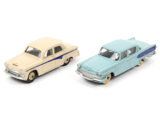 Lot 260 - DINKY TOYS (GB) (2)
