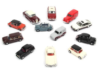 Lot 98 - DIVERS (12)