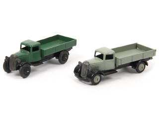 Lot 342 - DINKY TOYS (GB) (2)