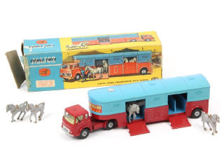 Lot 261 - CORGI TOYS (GB) (1)