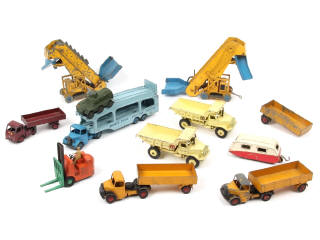 Lot 362 - DINKY TOYS (GB) (12)