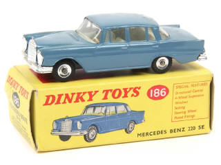 Lot 312 - DINKY TOYS (GB) (1)