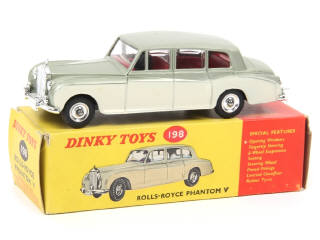 Lot 318 - DINKY TOYS (GB) (1)