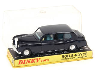 Lot 303 - DINKY TOYS (GB) (1)