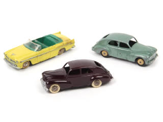 Lot 421 - DINKY TOYS (FRANCE) (3)