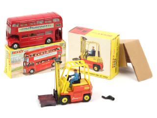 Lot 337 - DINKY TOYS (GB) (2)