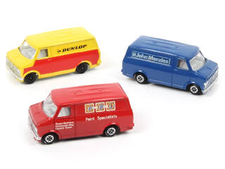 Lot 350 - DINKY TOYS (GB) (3)