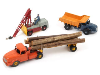 Lot 429 - DINKY TOYS (FRANCE) (3)